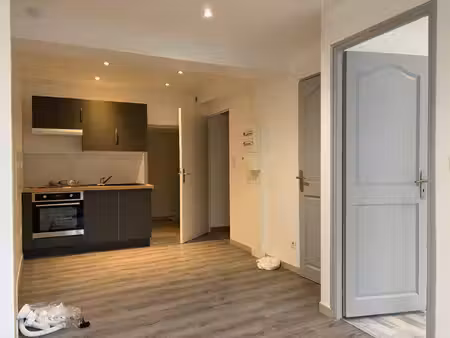 immeuble centre ville de beauvais comprenant deux appartements independants