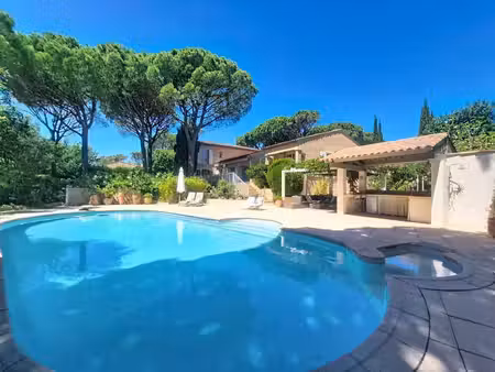 superbe bastide provençale au cœur des golfs de valescure.
