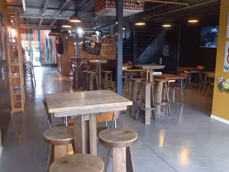 bar-cave clé en main – 316 m² – fort potentiel - la ville