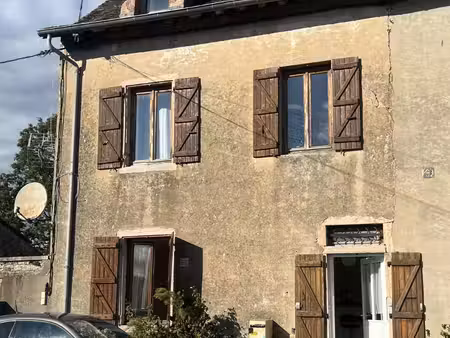 tournus – maison ancienne divisée en 2 logements loués.