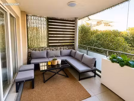 t2 avec terrasse + parking sécurisé 2 places – la valette-du-var (quartier entrevert)
