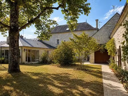 propriété de caractère avec maison d'amis indépendante centre de bourgueil