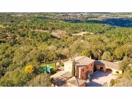 propriete d'exception sur 2 hectares dans les hauteurs du plan de la tour