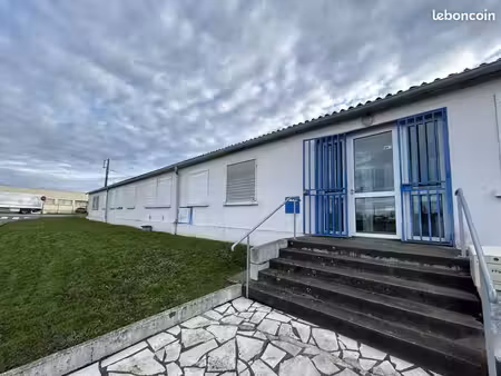 local bureaux 496 m²