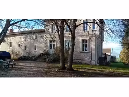 manoir du xiiie siècle - propriété de caractère avec gîtes et dé