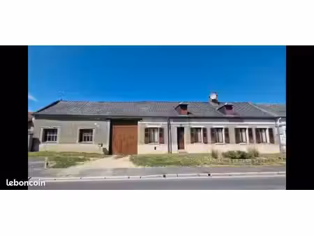 maison ancienne avec grande dependances et terrain