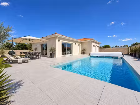 maison t5 de plain-pied avec piscine