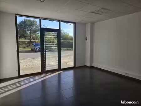 local commercial 77 m² pornic
