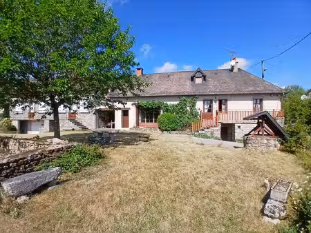 maison proche du lac de settons  morvan bourgogne  trois chambres et jardin avec une belle