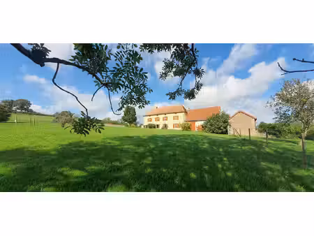 belle et grande demeure rurale au milieu du bocage