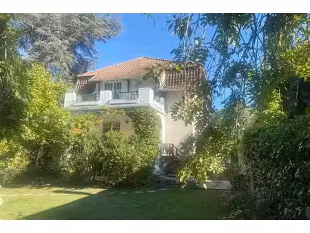 vaucresson – maison des années 1930 de 230 m²  4 chambres  jardi