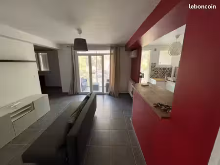 toulon ouest – t4 rénové de 68 m² avec vue dégagée  2 loggias  cave et parking – vendu meu