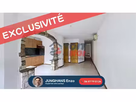 immeuble avec appartement habitable et fort potentiel locatif
