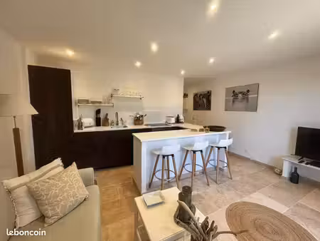 appartement t2 rénové à 5min de la plage du débarquement