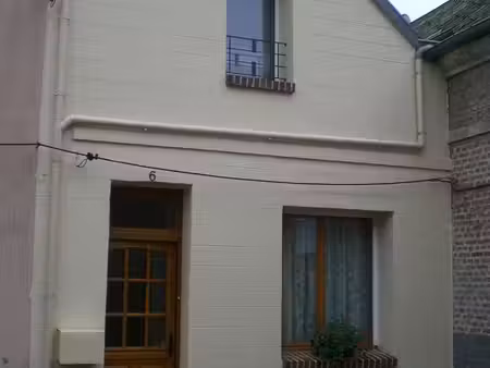 à louer – t2 rénové dans une maison mitoyenne  secteur faubourg d’isle à saint-quentin