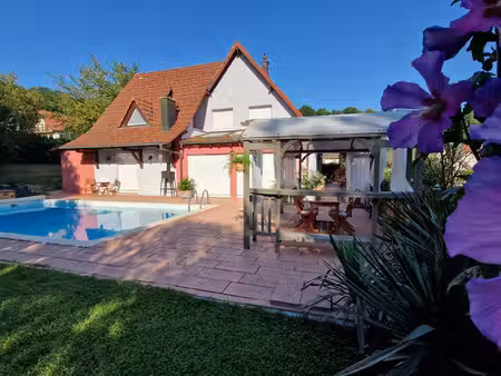 la maison du bonheur est à vendre ! 8 pièces avec piscine chauffée