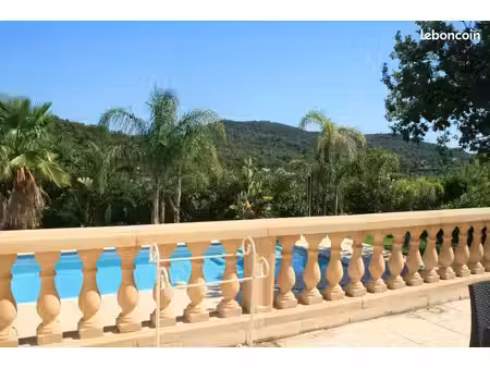 vends villa avec piscine en nue propriété