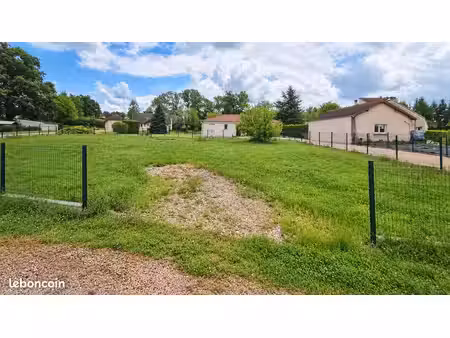 terrain 1 038 m² lapalisse