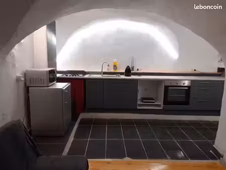 charmante maison de village atypique à louer – aspres-sur-buëch (05)