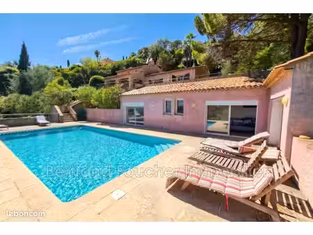 villa 8 pièces 200 m²