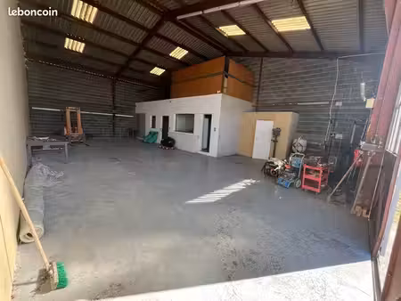 entrepôt local hangar 200m2