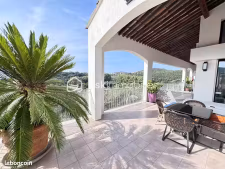 villa 8 pièces 260 m²