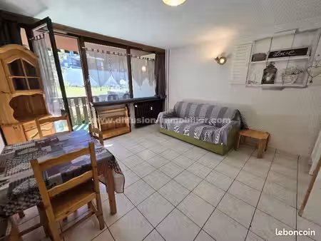 studio 1 pièce 33 m²