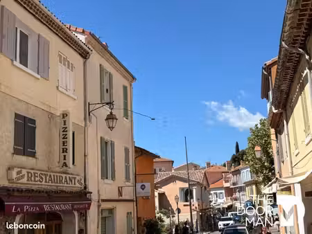 commerce 44 m²
