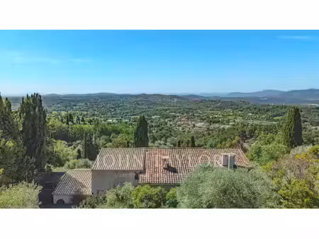 charmante propriété avec vue panoramique collines et mer
