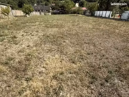 terrain 1458 m² nailly