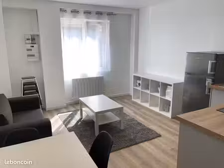 appartement t1 bis / t2 meublé (chambre séparée  machine à laver...)