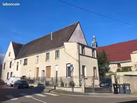 immeuble 226 m² sens