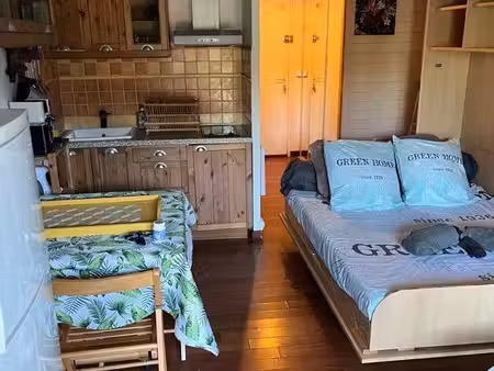 studio meublé avec climatisation -25 m2  terrasse aménagée -cogolin