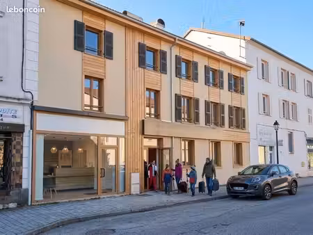 immeuble entier 1 000 m² centre de gérardmer  libre