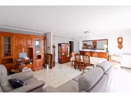 appartement 3 chambres  avec place de parking à coudekerque-branche (59210)
