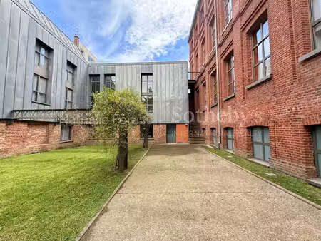 vieux lille : elegant t2 en residence securisee dans le vieux li