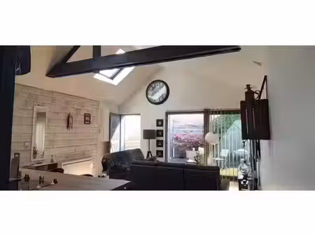 loft entièrement rénové avec cour ensoleillée - 68 m² - un bien coup de cœur !!!