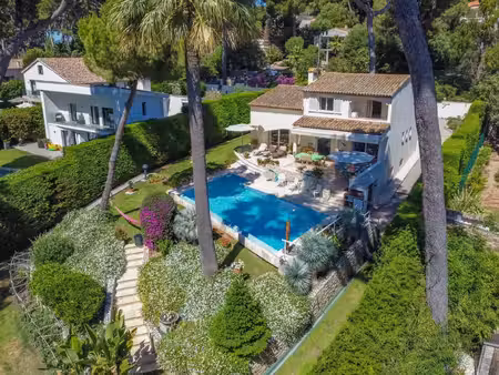 france | cap d'antibes | 4 chambres | 3 salles de bains | 200 m² | 3 200 000 €