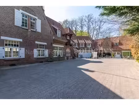 exclusivité  croix résidentiel   rare manoir de 1924 et ses dépe