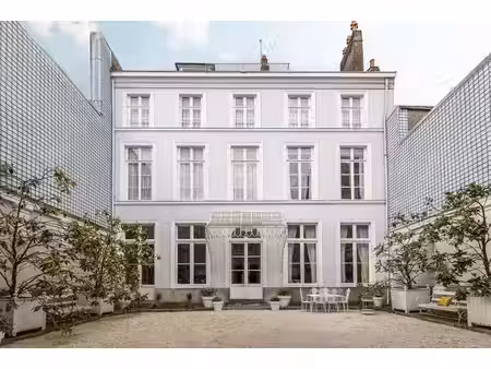 lille royale  rare hôtel particulier érigé sur 3 niveaux  sublim
