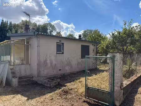 maison de 32 m² à rénover sur un terrain de 700 m²