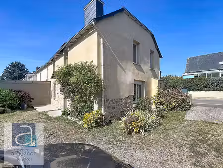 en exclusivité - agréable maison avec jardin à proximité du coeur de caulnes