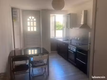chouette appartement meublé cherche son nouvel occupant chauffage eau et électricité inclu