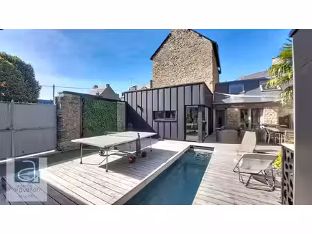 belle maison de ville familiale aux portes du centre historique de dinan avec vie de plain