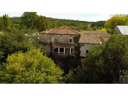 moulin 18 pièces 925 m²