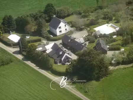 a vendre ensemble immobilier composé de sept maisons avec dépendances côtes d'armor