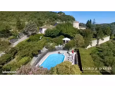 propriété 14 pièces 522 m²