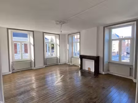 appart trés spacieux et lumineux 1 chambre petit givet