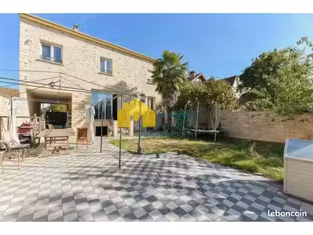 maison 7 pièces 158 m²