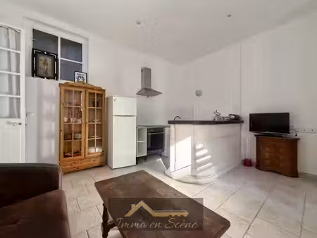 appartement t2 sur cour intérieur d’environ 36 m² - proximité place du vieux marché